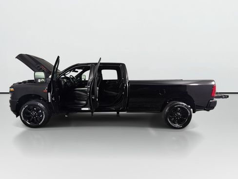 New 2026 RAM 2500 Laramie AWD/4WD image 10