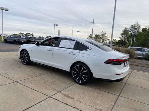 Used 2023 Honda Accord Touring image 8