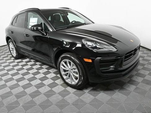 Certified 2025 Porsche Macan image 27