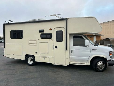 Used 2014 Ford E-350 and Econoline 350 Super Duty image 7