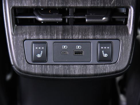 Used 2023 Nissan Ariya AWD image 43