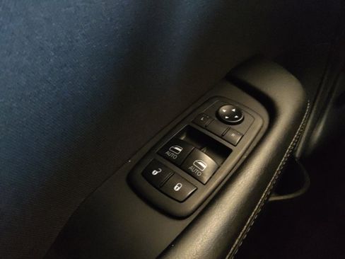 Used 2019 Dodge Challenger SXT w/ Driver Convenience Group RWD image 27