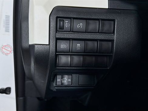 Certified 2024 Toyota Tacoma TRD Off-Road image 11