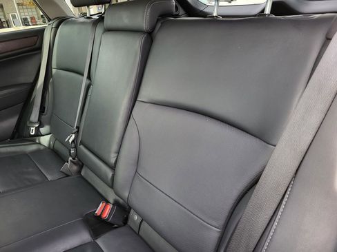 Used 2017 Subaru Outback 3.6R Limited image 16