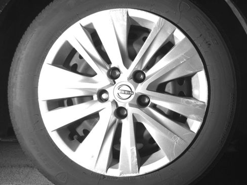Used 2025 Nissan Sentra S FWD image 13