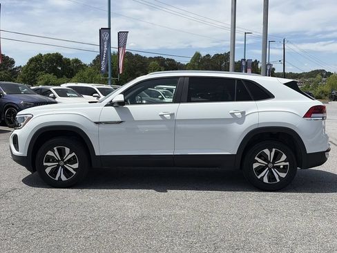 Used 2024 Volkswagen Atlas Cross Sport SE FWD image 2