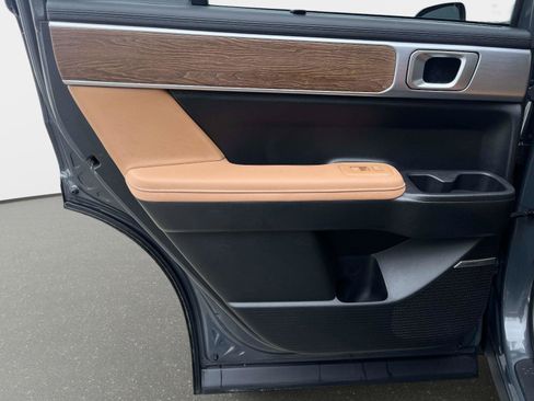 Used 2025 Hyundai Santa Fe Limited image 11