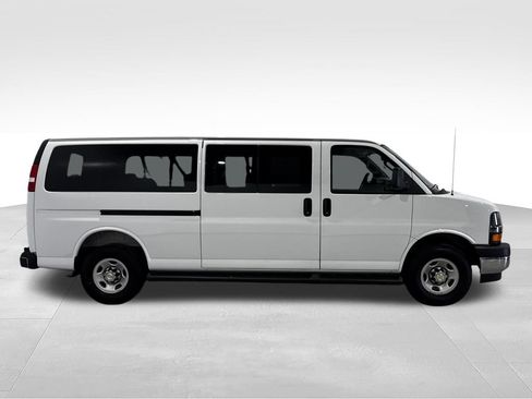 Used 2025 Chevrolet Express 3500 LT w/ LT Preferred Equipment Group RWD image 13