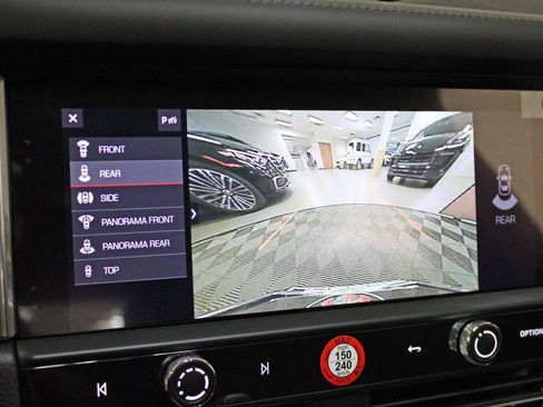 Used 2025 Porsche Macan Turbo image 29