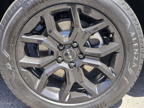 Used 2025 Honda Pilot Touring image 24