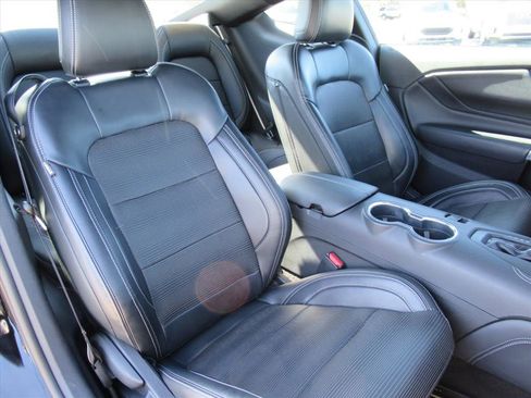 Used 2024 Ford Mustang Premium image 7