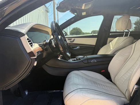 Used 2018 Mercedes-Benz S 560 Sedan image 21