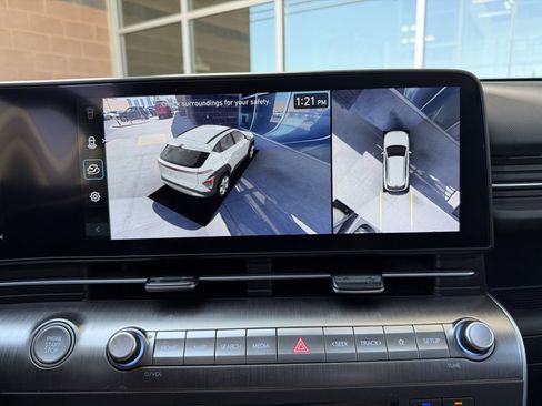 Used 2024 Hyundai Kona Limited FWD image 21