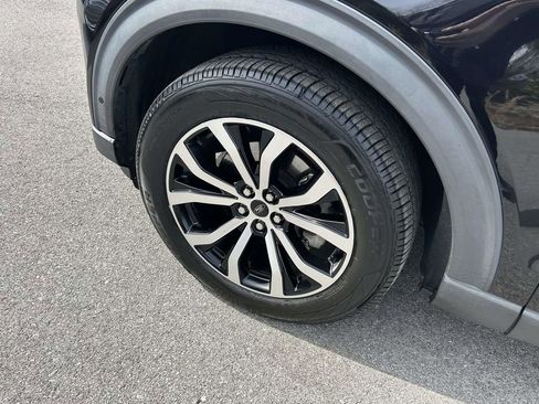 Used 2020 Ford Explorer ST w/ Premium Technology Package image 9