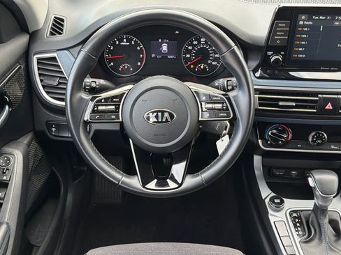 Used 2021 Kia Seltos S FWD image 13