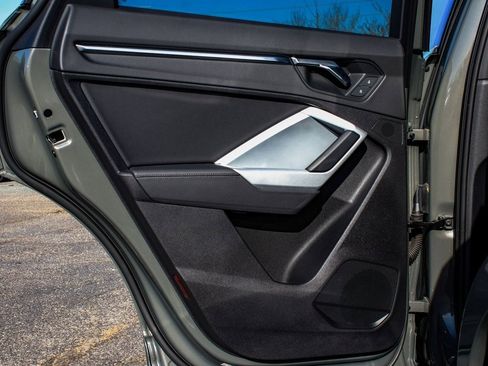 Used 2022 Audi Q3 2.0T Premium Plus image 11