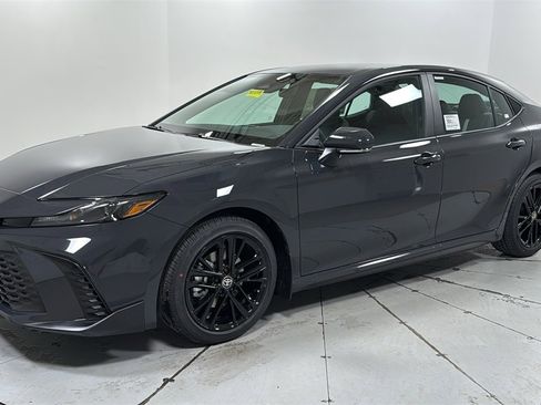 New 2026 Toyota Camry SE image 1