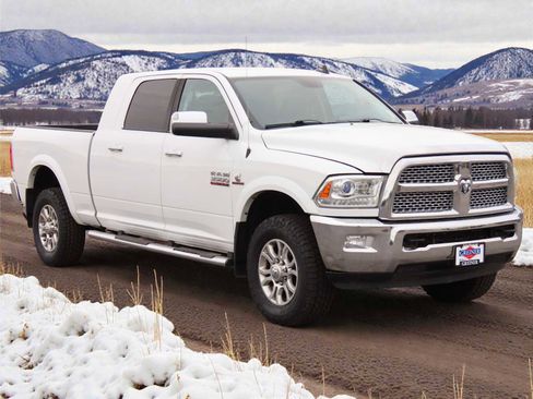 Used 2015 RAM 3500 Laramie w/ Convenience Group image 8
