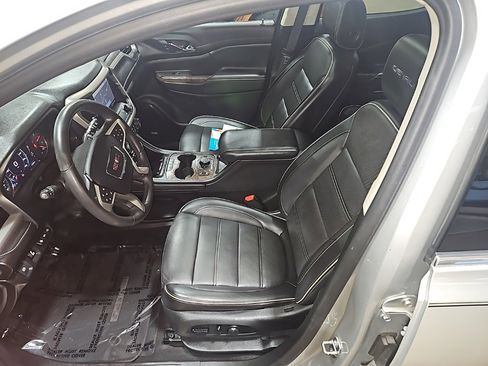 Used 2020 GMC Acadia Denali w/ Denali Ultimate Package image 15