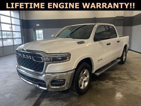 Certified 2025 RAM 1500 Big Horn AWD/4WD image 4
