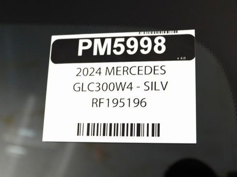 Used 2024 Mercedes-Benz GLC 300 4MATIC image 32