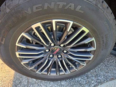 Used 2025 GMC Yukon XL Elevation w/ LPO, Floor Liner Package AWD/4WD image 10
