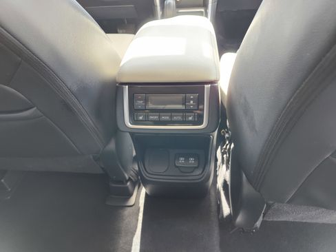 Used 2020 Subaru Ascent Limited w/ Popular Package #4 AWD/4WD image 22