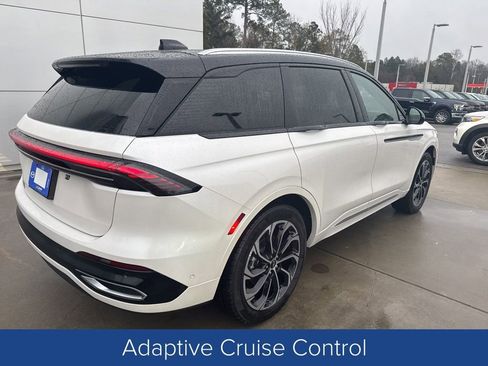 Used 2024 Lincoln Nautilus Reserve w/ Equipment Group 202A image 6