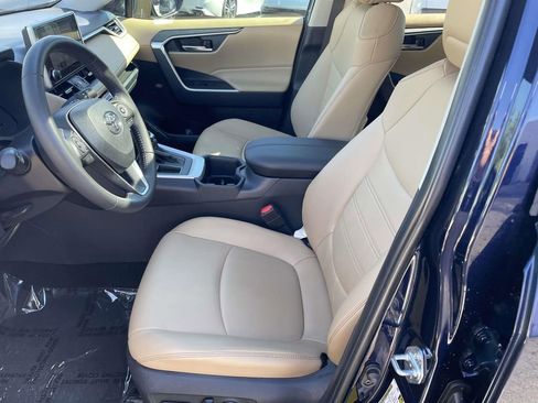 Used 2025 Toyota RAV4 XLE Premium image 29