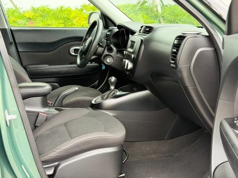 Used 2014 Kia Soul FWD image 13