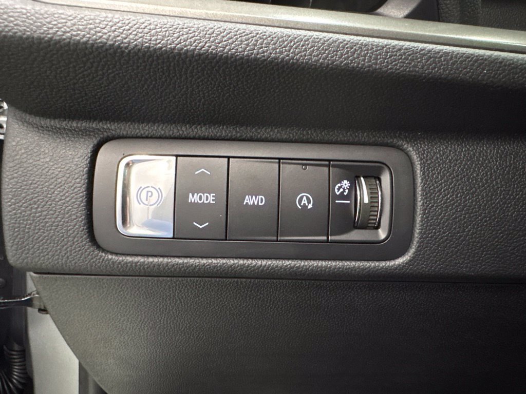 Used 2026 Chevrolet Traverse LT w/ Driver Confidence Package AWD/4WD image 23