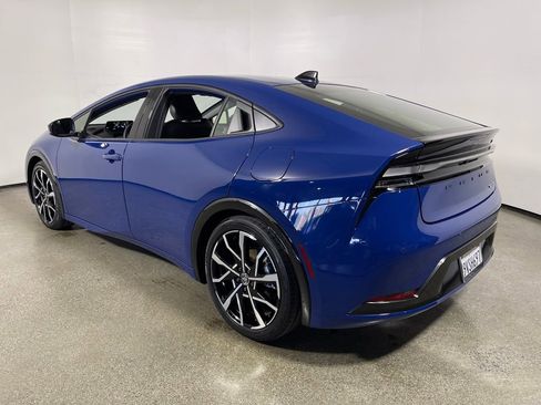 Used 2026 Toyota Prius Plug-In Hybrid image 5