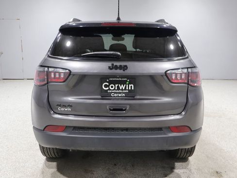 Used 2023 Jeep Compass Latitude AWD/4WD image 3