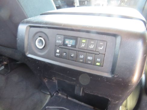 Used 2014 Toyota Sequoia SR5 w/ Sport Appearance Package image 29