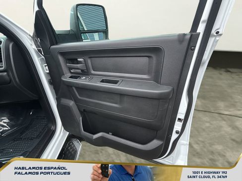 Used 2024 RAM 3500 Tradesman w/ Chrome Appearance Group AWD/4WD image 34