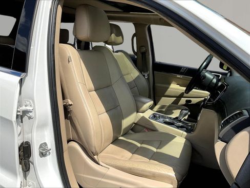 Used 2020 Jeep Grand Cherokee Limited w/ Luxury Group II AWD/4WD image 29