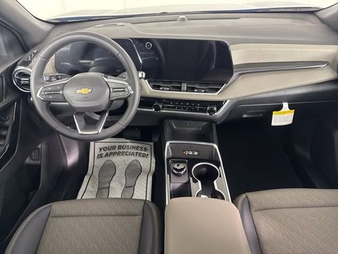New 2026 Chevrolet Equinox LT w/ Convenience Package II FWD image 23