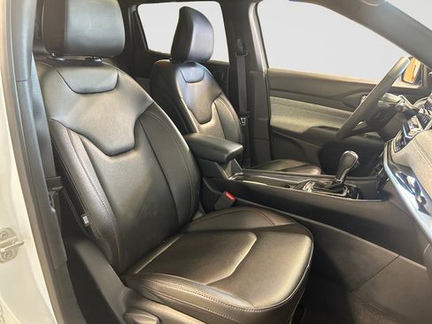 Used 2023 Jeep Compass Latitude w/ Sun and Sound Group AWD/4WD image 15
