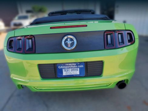 Used 2013 Ford Mustang Convertible RWD image 13