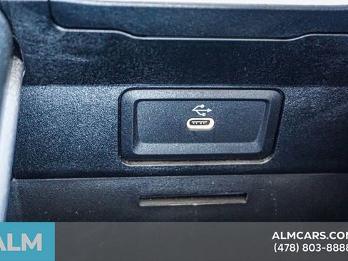 Used 2025 Mercedes-Benz C 300 Sedan image 40