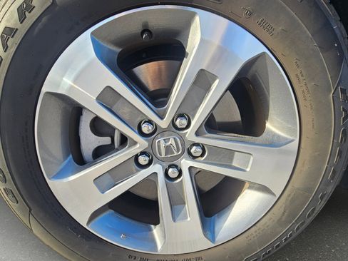 Used 2024 Honda Pilot EX-L image 9