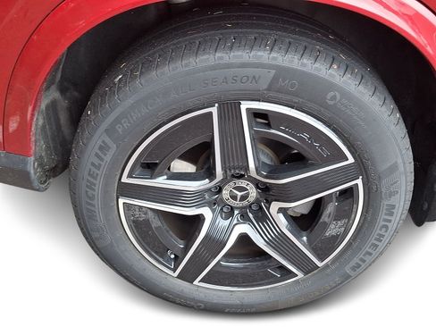 Used 2025 Mercedes-Benz GLC 300 4MATIC image 7