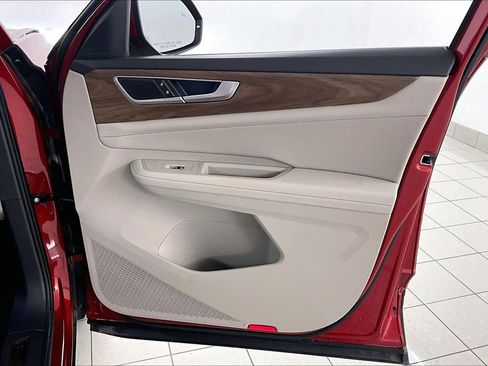 Used 2024 Volkswagen Atlas SE image 29