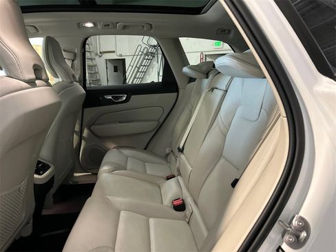 Certified 2023 Volvo XC60 B5 Ultimate w/ Climate Package image 24