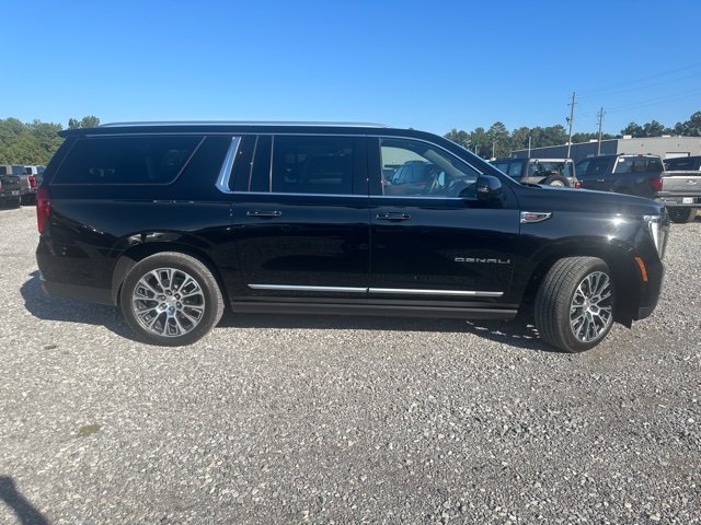Used 2026 GMC Yukon XL Denali w/ Sun & Power Step Package RWD image 3