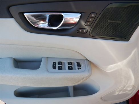 Used 2019 Volvo XC60 T5 Inscription w/ Protection Package Premier image 16
