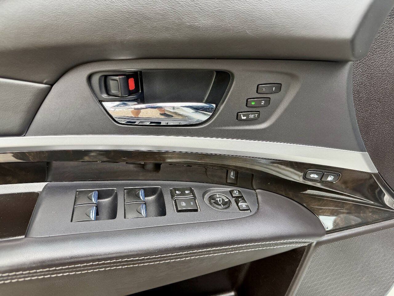Used 2018 Acura RLX w/ Technology Package FWD image 28