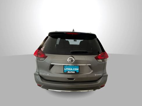 Used 2017 Nissan Rogue SV AWD/4WD image 7