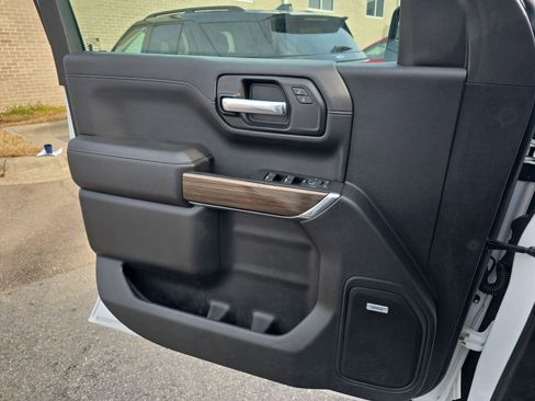 Used 2020 Chevrolet Silverado 1500 LT Trail Boss image 29