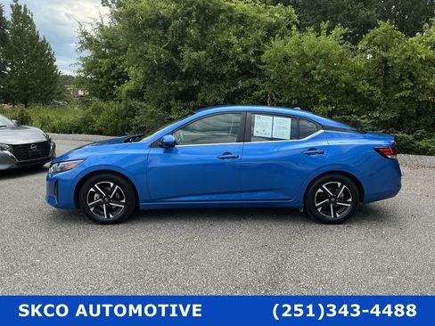 Used 2024 Nissan Sentra SV FWD image 2